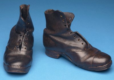 Buty robocze, ok. 1900 (skóra) autorstwa English School
