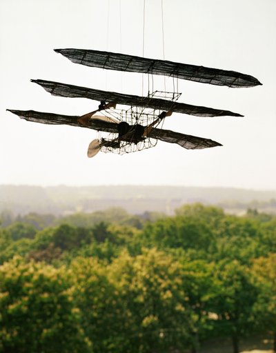 Dwupokładowy samolot autorstwa Erich Lessing