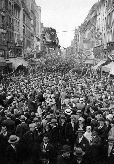 Taniec pod gołym niebem 14 lipca, Paryż, 1931. autorstwa Ernest Flammarion