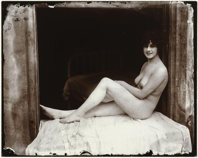 Portret nieznanej nagiej kobiety w oknie autorstwa Ernest James Bellocq