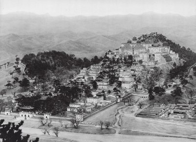 Jehol, Potala, Chihli, klasztor lamajski Potala w Jehol, widok od południowego wschodu (zdjęcie czarno-białe) autorstwa Ernst Boerschmann