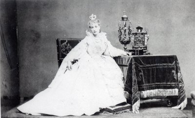 Sarah Bernhardt (1844-1923) w roli Marie de Neubourg w „Ruy Blas” Victora Hugo (1802-1885) c.1872 autorstwa Etienne Carjat
