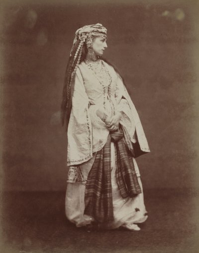 Sarah Bernhardt w Zairze przez Voltaire, 1874. autorstwa Etienne Carjat