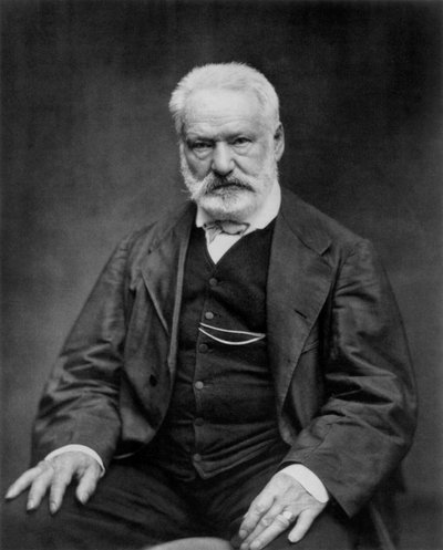 Victor Hugo, francuski poeta i powieściopisarz, tutaj w 1876 r. (zdjęcie czarno-białe) autorstwa Etienne Carjat