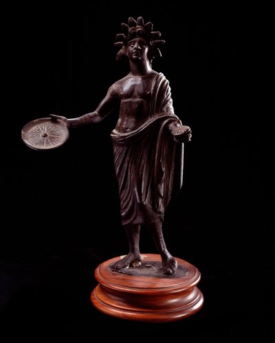 Sztuka etruska: „”kobieta ofiarująca”” Statuetka z brązu z II w. p.n.e autorstwa Etruscan
