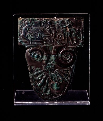 Cywilizacja etruska: brązowa tablica nawiązująca do mitu Troilos (Troilus) 520 pne (sztuka Etrusków: brązowa tablica nawiązująca do mitu Troilus, 520 pne) Wymiary 15x11,7 cm Florencja, Museo Archeologico, inw. 63588 - Sztuka etruska: brązowa tablica nawiąz autorstwa Etruscan