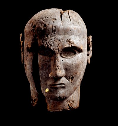 Głowa mężczyzny, rzeźba w drewnie ze śladami złota, VII w. p.n.e autorstwa Etruscan