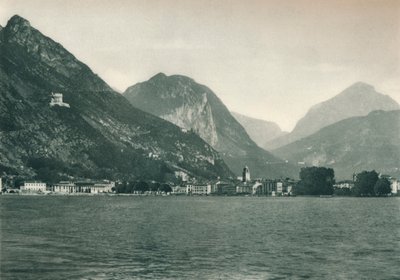 Riva del Garda z jeziora Garda, Włochy, 1927 autorstwa Eugen Poppel