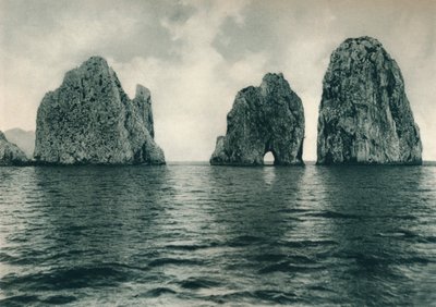 Faraglioni, Capri, Włochy, 1927 autorstwa Eugen Poppel