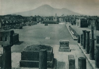 Widok forum z Wezuwiuszem w oddali, Pompeje, Włochy, 1927 autorstwa Eugen Poppel