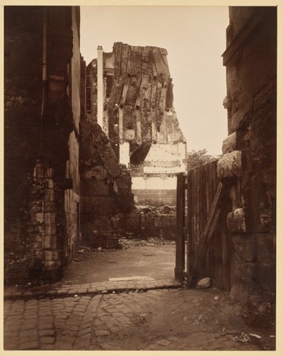 Róg ulicy przy cmentarzu, Saint-Benoît autorstwa Eugène Atget