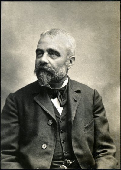 Ernest Lavisse (zdjęcie czarno-białe, koniec XIX wieku) autorstwa Eugene Pirou