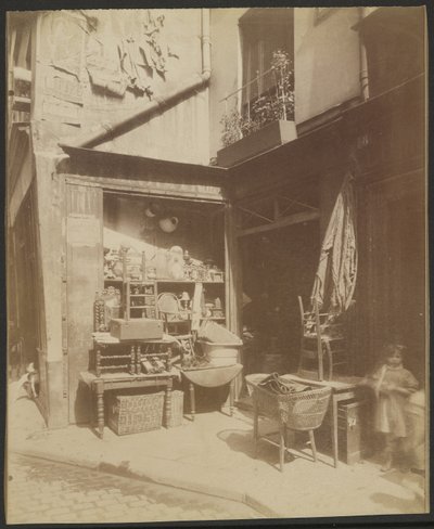 Brocanteur, Un Coin de la Rue Beaubourg, 8 (4) autorstwa Eugène Atget