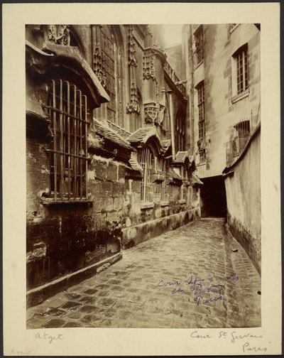 Cour Saint Gervais et Protais] [Sąd Saint Gervais i Protais autorstwa Eugène Atget