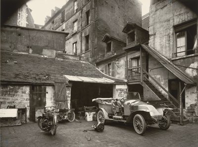 Dziedziniec, rue de Valence autorstwa Eugène Atget