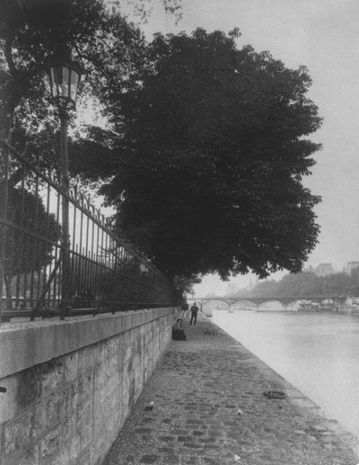 Widok Pont des Arts z Terre-Plein Pont Neuf, 1911 autorstwa Eugène Atget