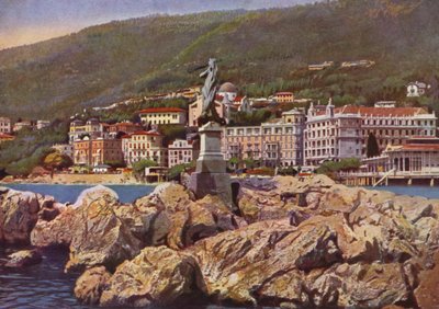 Opatija, obecnie Opatija w Chorwacji: Madonna del Mare, w tle kościół Zwiastowania Najświętszej Marii Panny (zdjęcie) autorstwa European Photographer
