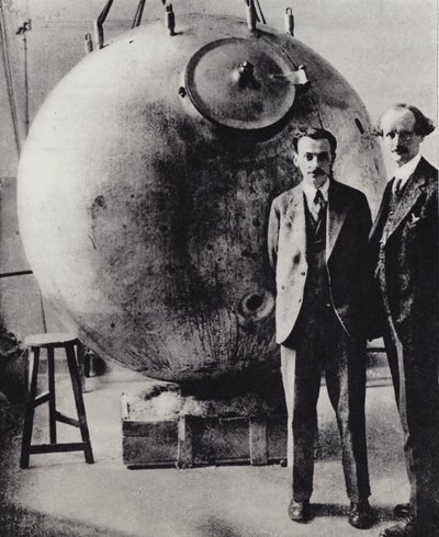 Pierwsze wejście w stratosferę, 28 maja 1931 r. (zdjęcie czarno-białe) autorstwa European Photographer