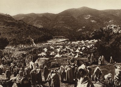 Moulay-Idris, Obóz Pielgrzymów (zdjęcie czarno-białe) autorstwa European Photographer