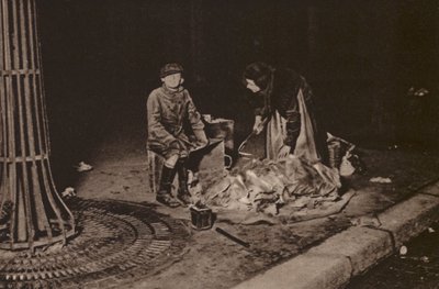 Paryż: Chiffonniers; Zbieracze szmat (zdjęcie czarno-białe) autorstwa European Photographer