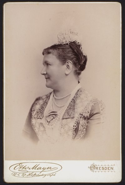 Portret, Ostatnia Królowa Saksonii, dawniej Księżna Karola Szwedzka (zdjęcie czarno-białe) autorstwa European Photographer
