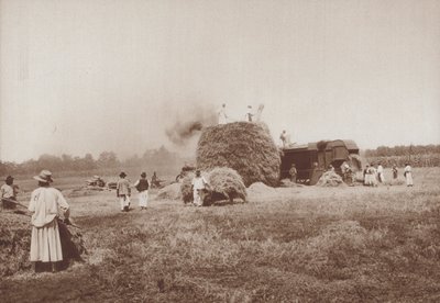 Młócenie pszenicy w Alfold, równiny Węgier (zdjęcie czarno-białe) autorstwa European Photographer