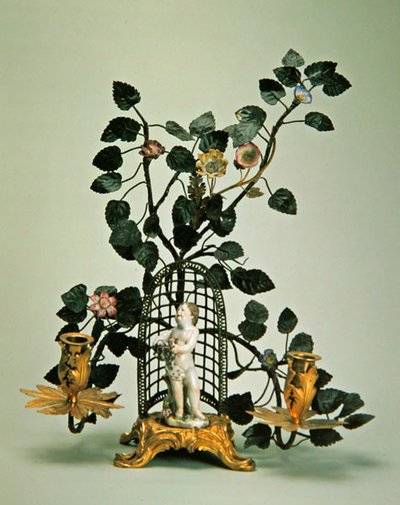 Amorek w ogrodzie (porcelana i metaloplastyka) autorstwa European School
