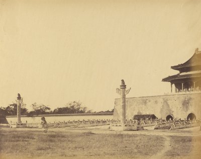 Wejście do Pałacu Zimowego, Pekin, październik 1860 autorstwa Felice Beato