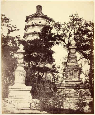 [Pagoda na wzgórzu, Letni Pałac, Yuen-Ming-Yuen, Pekin]. autorstwa Felice Beato