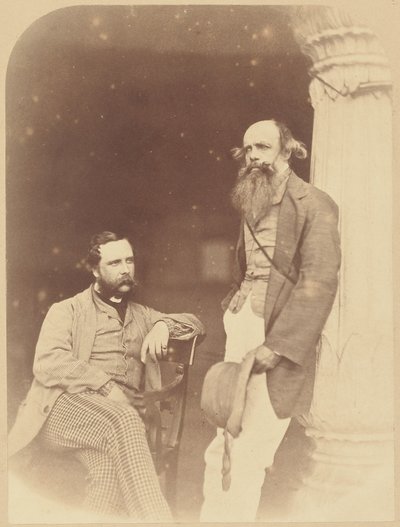 [Portret dwóch Europejczyków, jeden siedzący, drugi stojący]. autorstwa Felice Beato