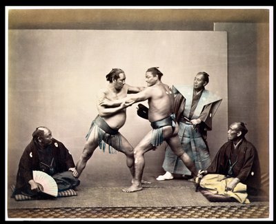 Zapaśnicy sumo, ok. 1870-80 (druk albumowy) autorstwa Felice Beato