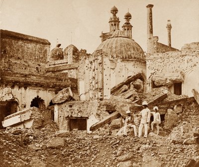 Mina w chutter Munzil eksplodowała przez wroga podczas pierwszego ataku generała Havelocka, Lucknow autorstwa Felice Beato