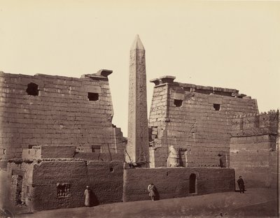 Świątynia w Luksorze: obelisk i pylon [Teby] autorstwa Félix Bonfils