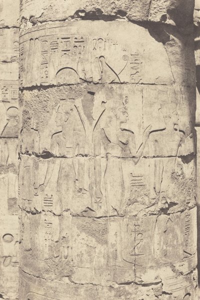 Karnak (Teby), Pałac - Sala Hipostylowa - Centralna Kolumnada - Dekoracja Fut, 1853 (zdjęcie) autorstwa Félix Teynard