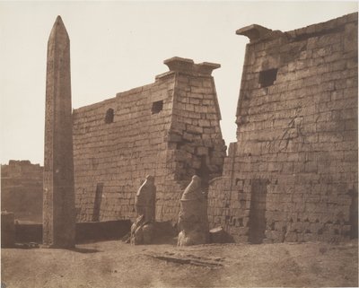 Luksor (Teby), wcześniejsza budowla - pylon, kolosy i obelisk autorstwa Félix Teynard