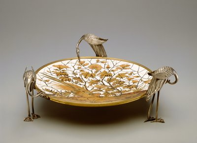 Coupe, ok. 1878 (mosiądz posrebrzany, intarsja z kości słoniowej, stopu miedzi i drewna) autorstwa Ferdinand Duvinage
