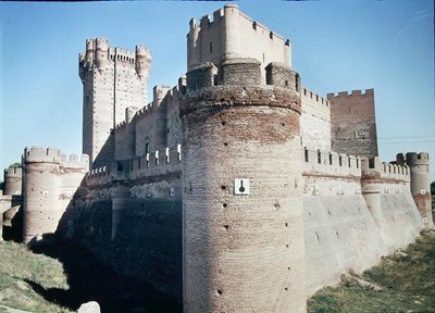 Widok na Castillo de la Mota, zbudowany dla Juana II w 1440 r. autorstwa Fernando de Carreno