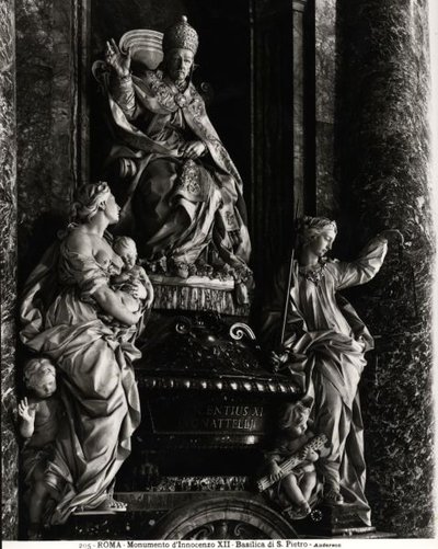 Pomnik Papieża Innocentego XII (1615-1700) (marmur) (zdjęcie czarno-białe) autorstwa Filippo Della Valle
