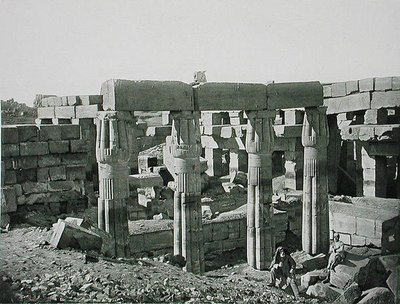 Ruiny w Karnaku, Teby, wydana ok. 1900 (fotograwiura) autorstwa Fils Goupil