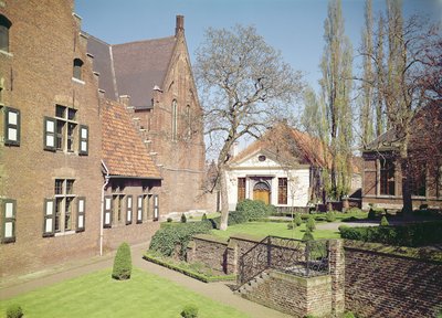 Widok Domu Opatki, refektarza i dormitorium (patrz także 208605, 375105, 375106 i 375107) autorstwa Flemish School