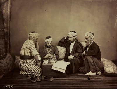 Album Damas et Baalbek: Grupa Syryjczyków siedzących wokół stołu autorstwa Félix Bonfils