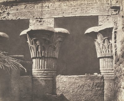 Esneh Latopolis, Sandy Construction - Architrave, Shafts and Capitals, 1851-52. autorstwa Félix Teynard