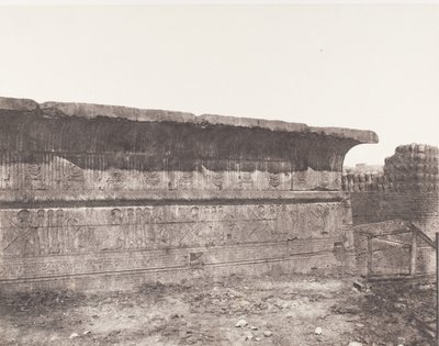Esneh Latopolis, Sandy Construction - Ściana zewnętrzna - Gzyms..., 1851-52, druk 1853-54. autorstwa Félix Teynard