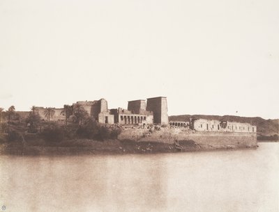 Wyspa Fileh Philæ, widok ogólny. Zdjęcie z północnego zachodu w punkcie A, 1851-52. autorstwa Félix Teynard