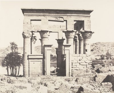 Wyspa Fileh Philæ, budynek od wschodu - Fasada zachodnia - Widok na P..., 1851-52, druk 1853-54. autorstwa Félix Teynard
