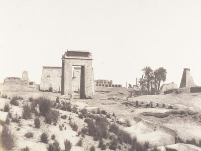 Teby Karnak, Widok ogólny ruin zaczerpnięty z punktu B, 1851-52, wydrukowany w latach 1853-54. autorstwa Félix Teynard