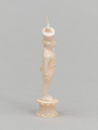 Biały pionek, figura szachowa, Indie, 1820 ok autorstwa Flora Macdonald Reid