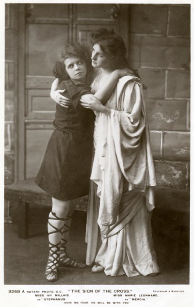 Aktorki Ivy Millais i Marie Leonhard, ok. 1900. autorstwa Foulsham and Banfield
