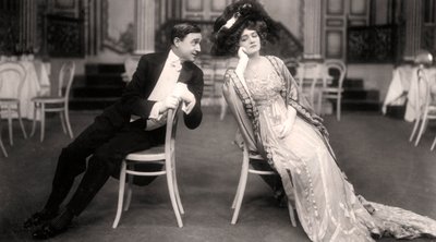 Lily Elsie i Joseph Coyne w Wesoła wdowa, 1907. autorstwa Foulsham and Banfield