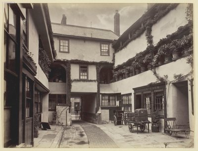 Gloucester, dziedziniec New Inn, 186094. autorstwa Francis Bedford